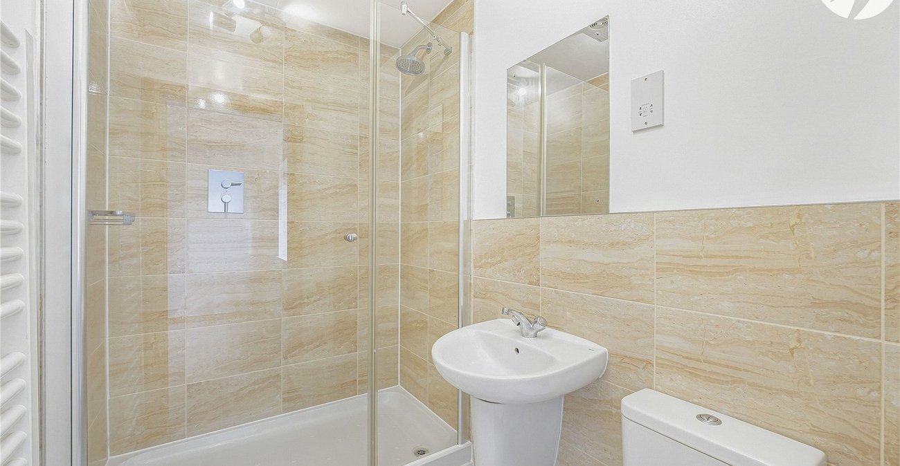 2 bedroom property to rent in Stone | Robinson Jackson