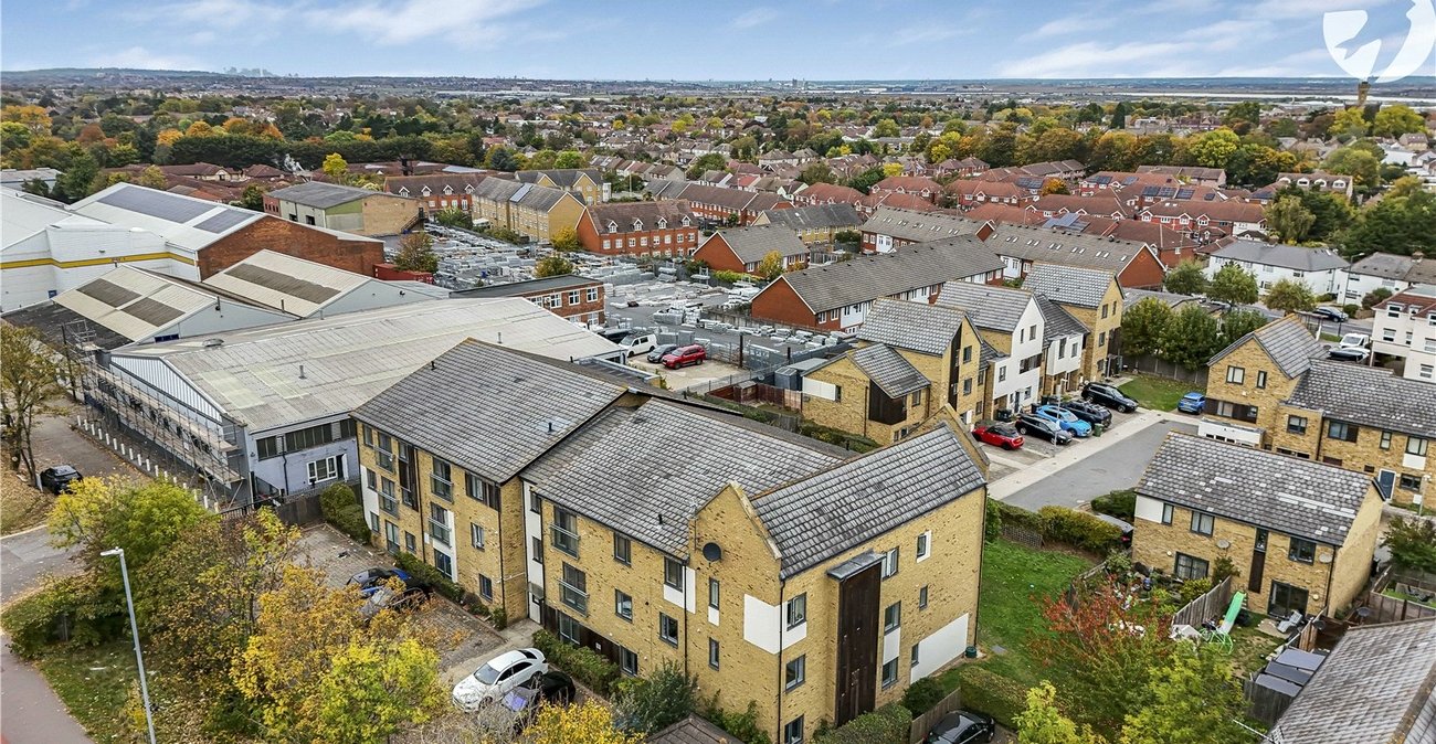 2 bedroom property to rent in Stone | Robinson Jackson