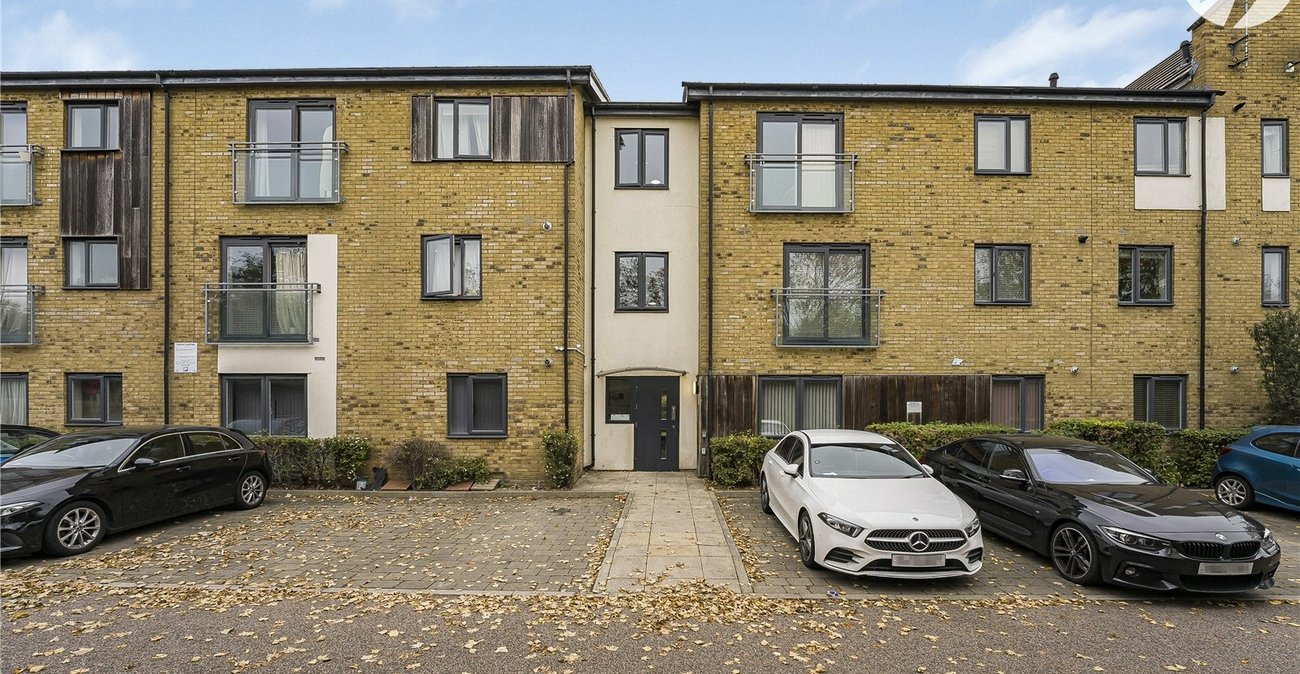 2 bedroom property to rent in Stone | Robinson Jackson