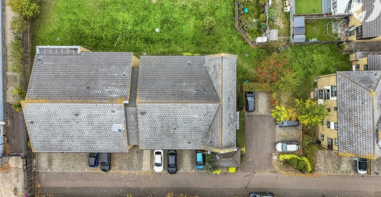 2 bedroom property to rent in Stone | Robinson Jackson