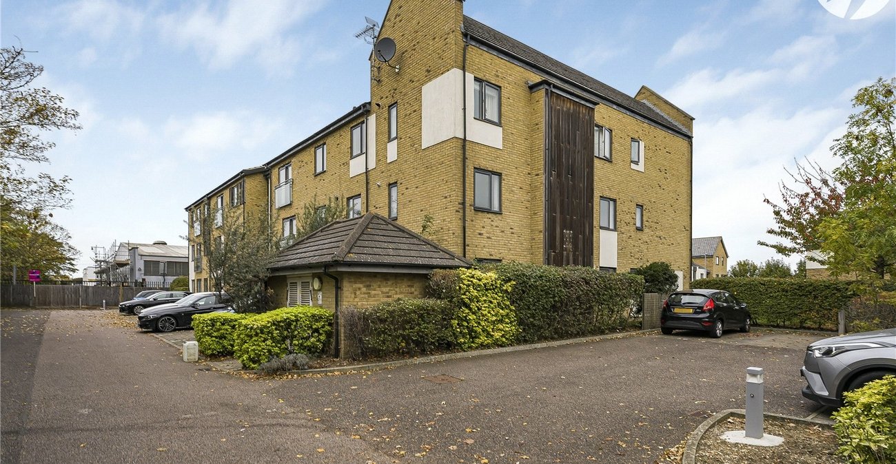 2 bedroom property to rent in Stone | Robinson Jackson