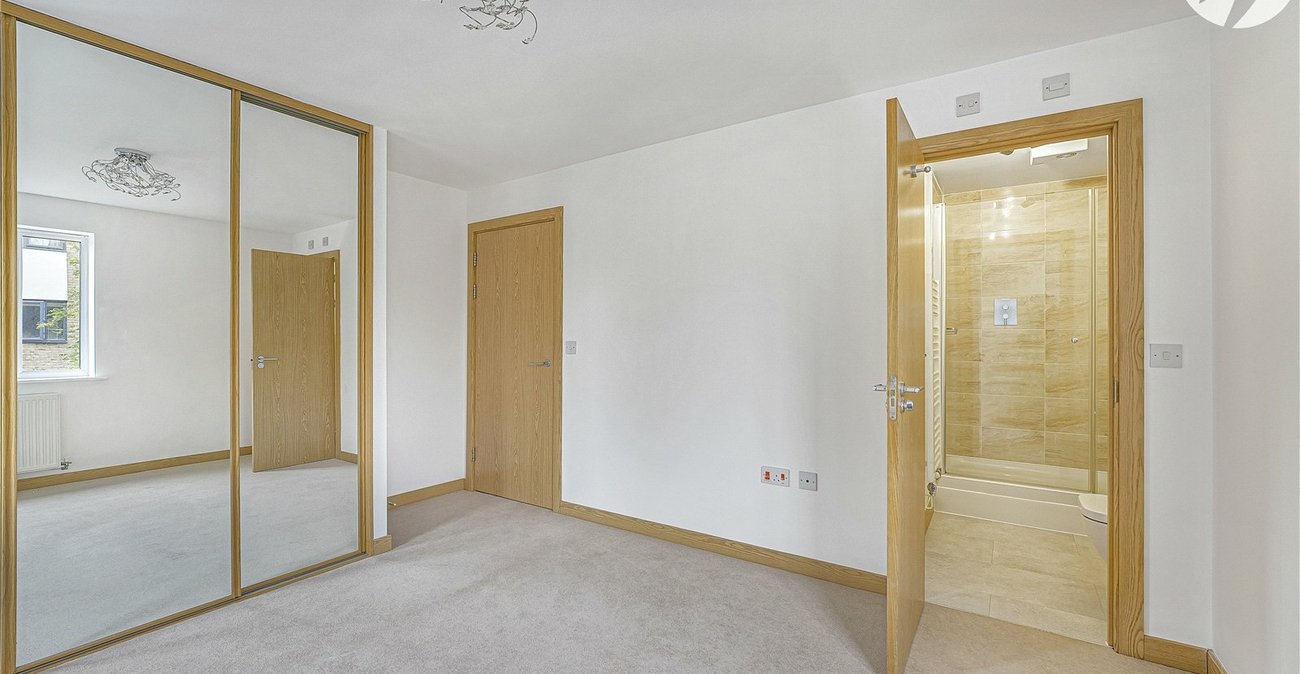 2 bedroom property to rent in Stone | Robinson Jackson