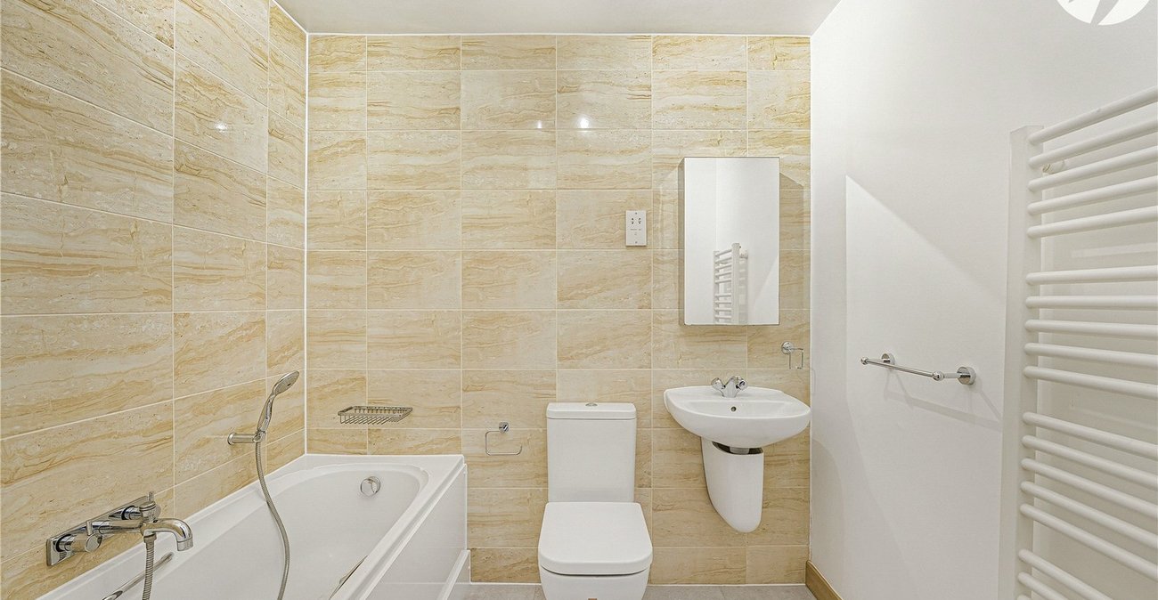 2 bedroom property to rent in Stone | Robinson Jackson