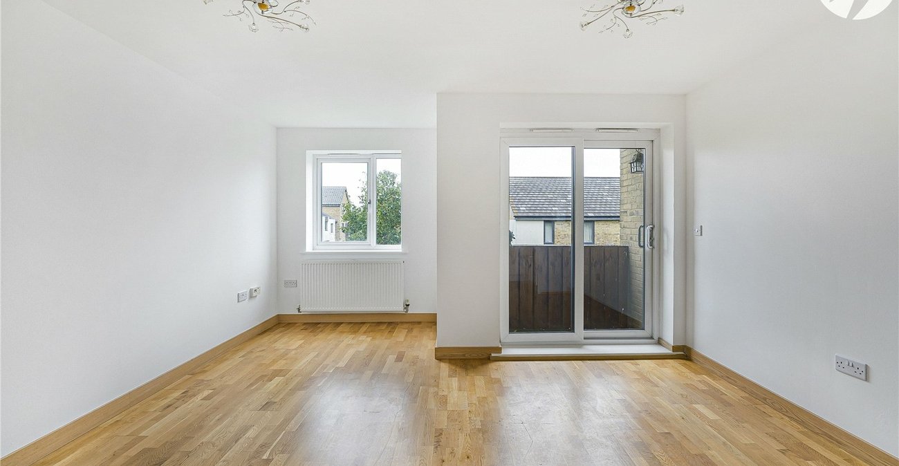 2 bedroom property to rent in Stone | Robinson Jackson