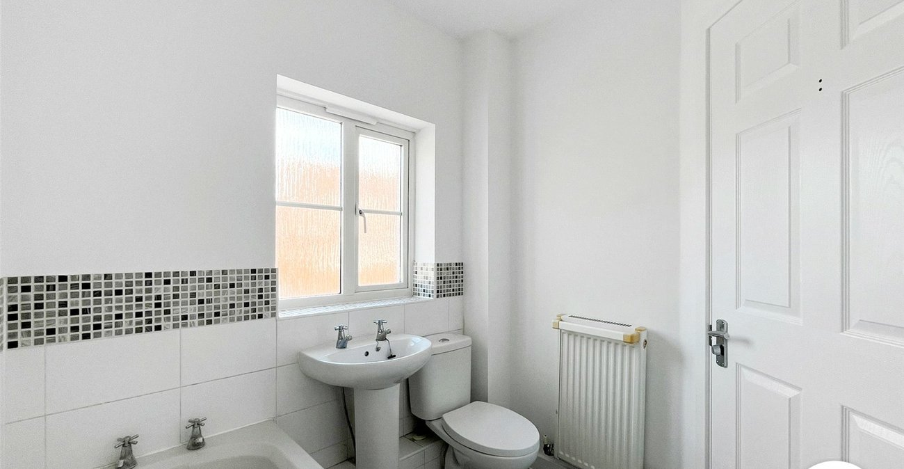 2 bedroom property for sale in Kemsley | Robinson Michael & Jackson