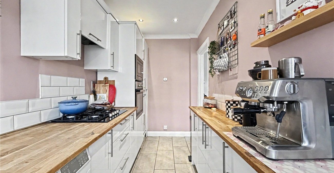 4 bedroom house for sale in Rainham | Robinson Michael & Jackson
