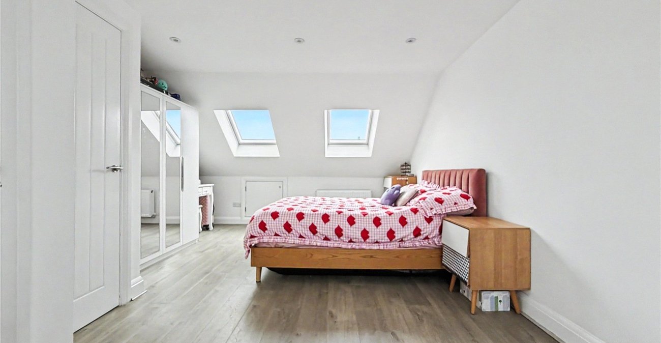 4 bedroom house for sale in Rainham | Robinson Michael & Jackson