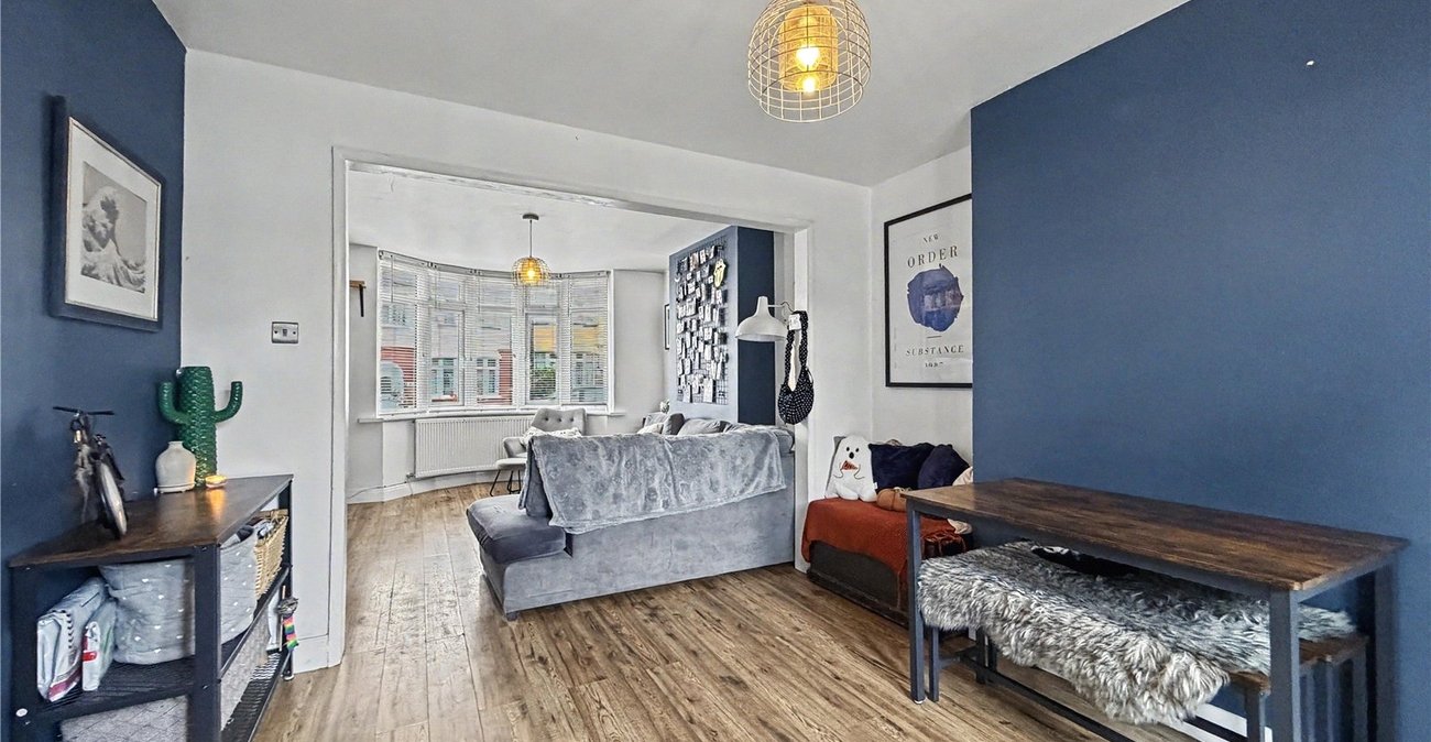 4 bedroom house for sale in Rainham | Robinson Michael & Jackson