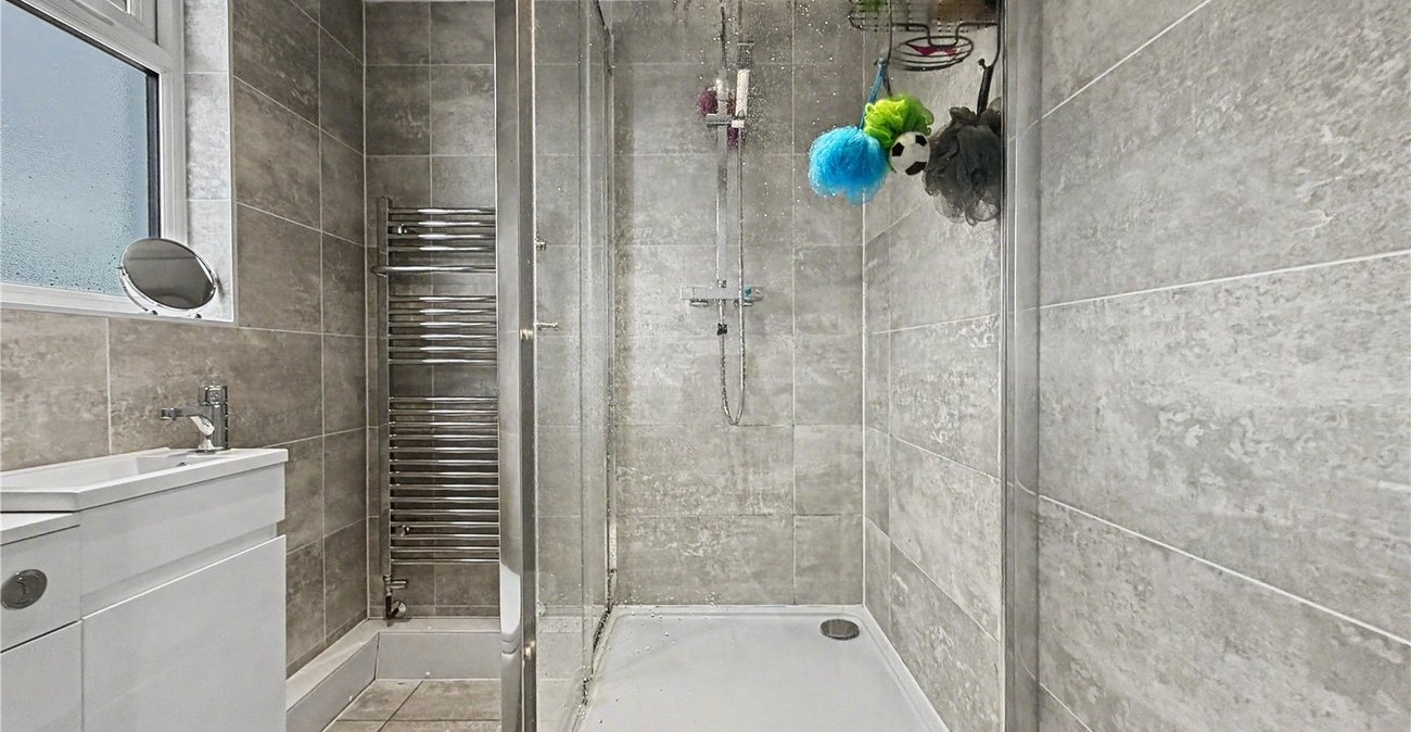 4 bedroom house for sale in Rainham | Robinson Michael & Jackson
