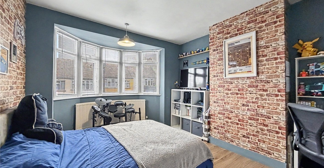 4 bedroom house for sale in Rainham | Robinson Michael & Jackson