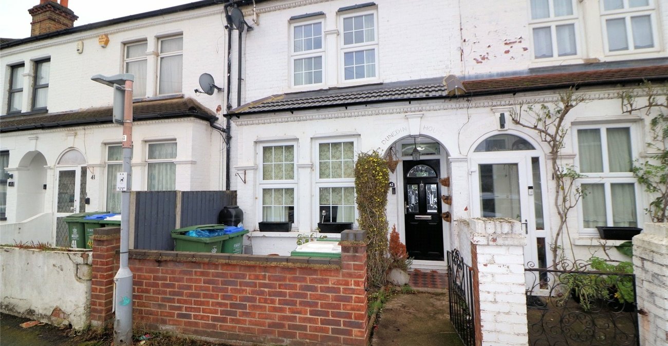 3 bedroom house for sale in Erith | Robinson Jackson