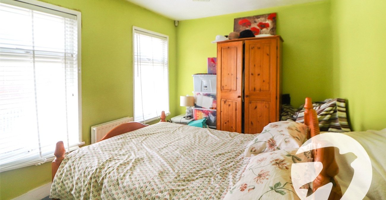 3 bedroom house for sale in Erith | Robinson Jackson