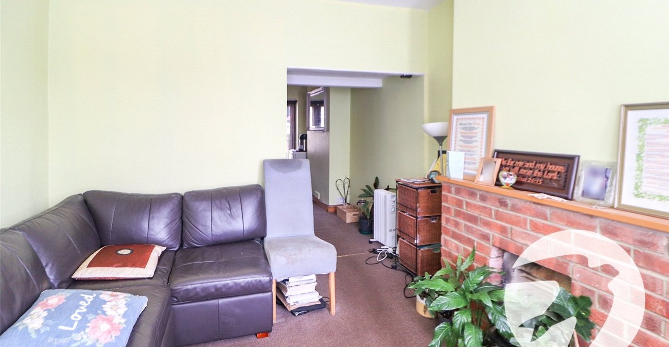 3 bedroom house for sale in Erith | Robinson Jackson