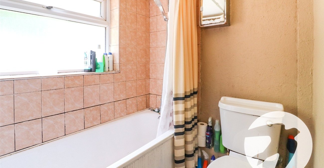 3 bedroom house for sale in Erith | Robinson Jackson