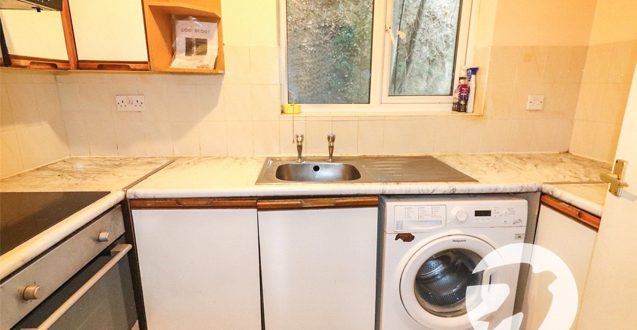 2 bedroom property for sale in Erith | Robinson Jackson