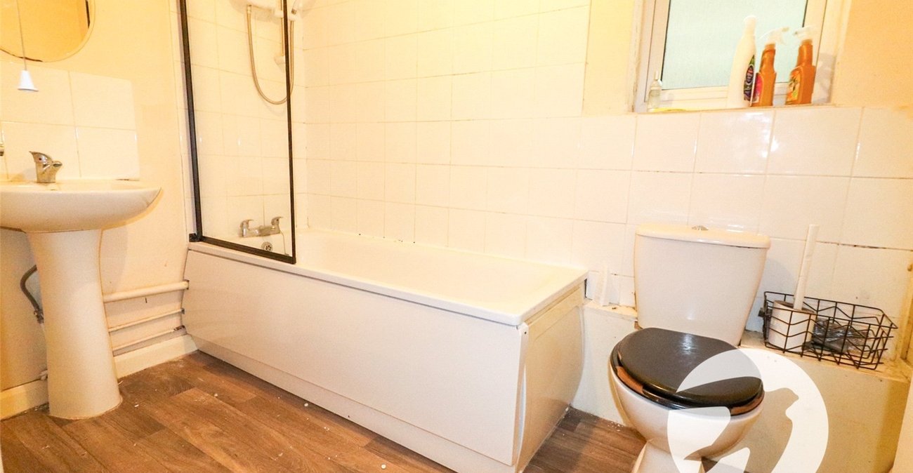 2 bedroom property for sale in Erith | Robinson Jackson