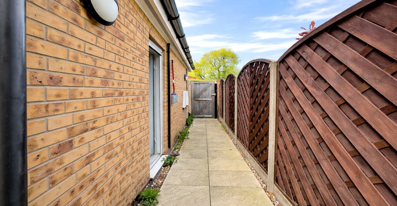 1 bedroom house for sale in London | Robinson Jackson