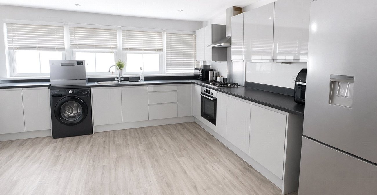1 bedroom house for sale in London | Robinson Jackson