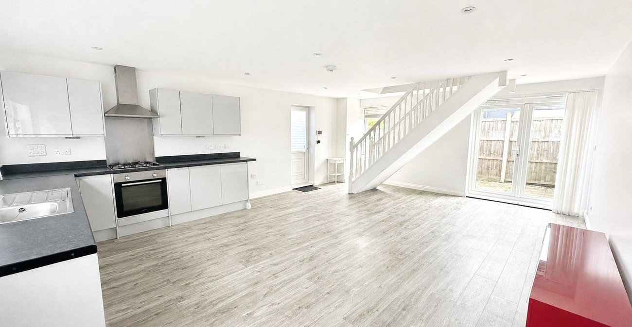 1 bedroom house for sale in London | Robinson Jackson
