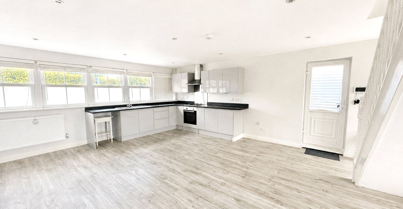 1 bedroom house for sale in London | Robinson Jackson