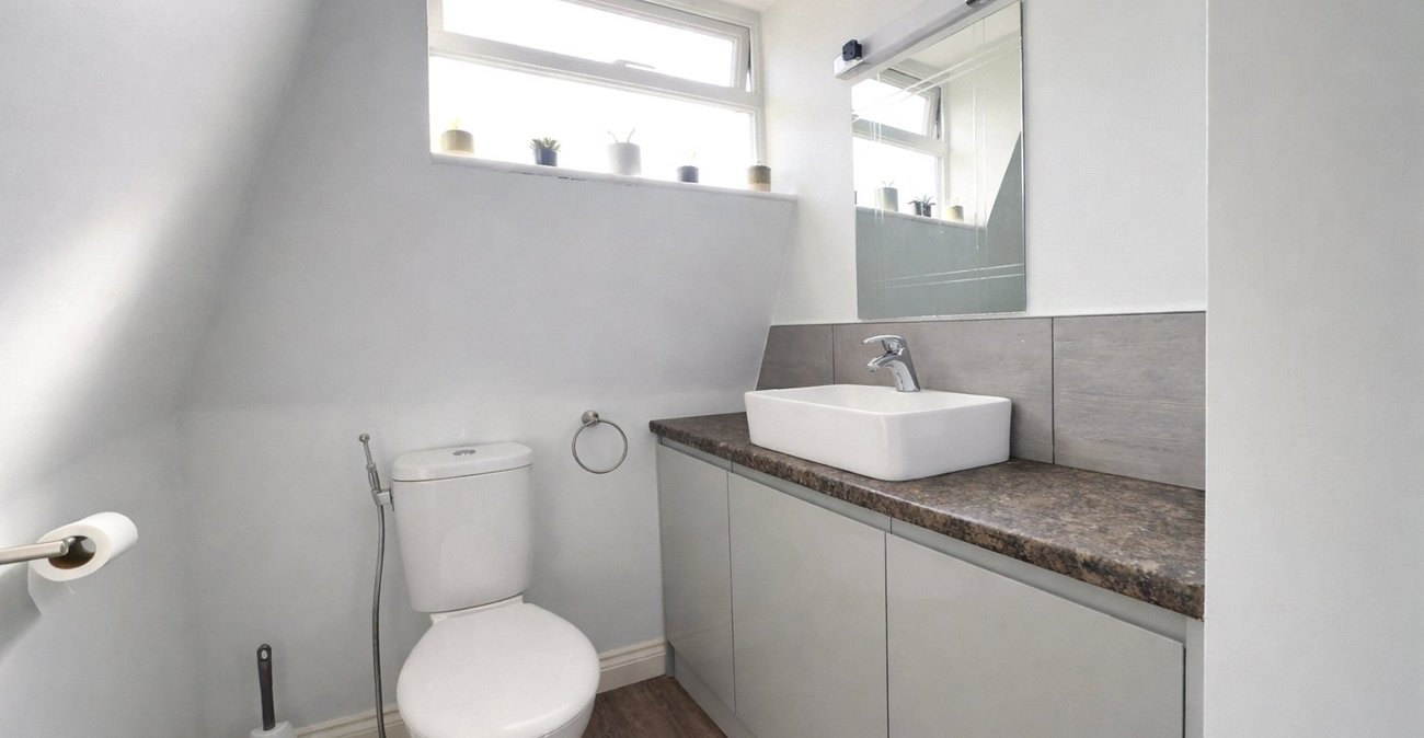1 bedroom house for sale in London | Robinson Jackson