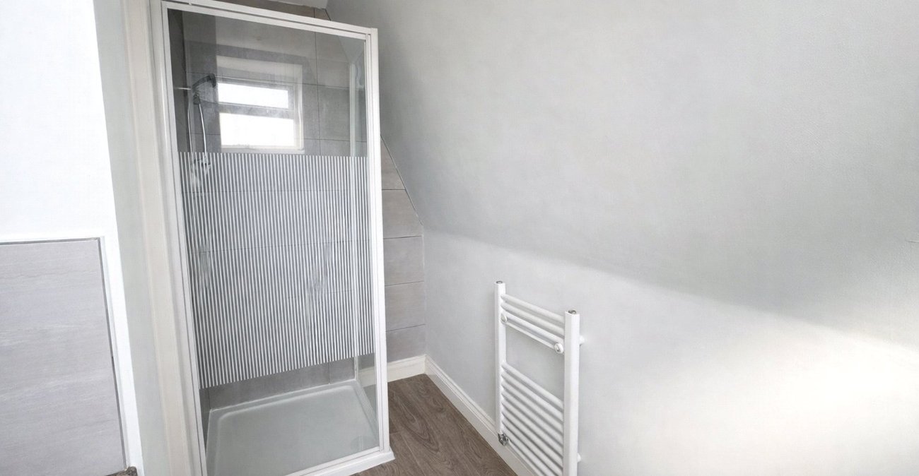 1 bedroom house for sale in London | Robinson Jackson