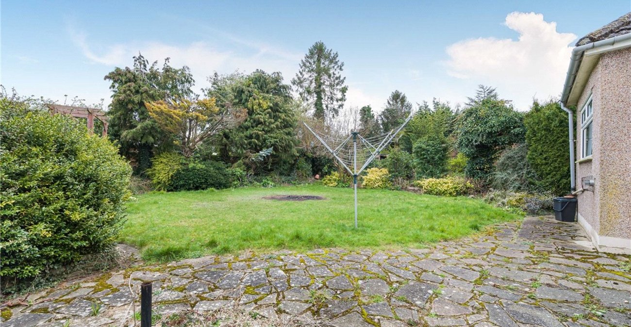 2 bedroom bungalow for sale in Orpington | Robinson Jackson