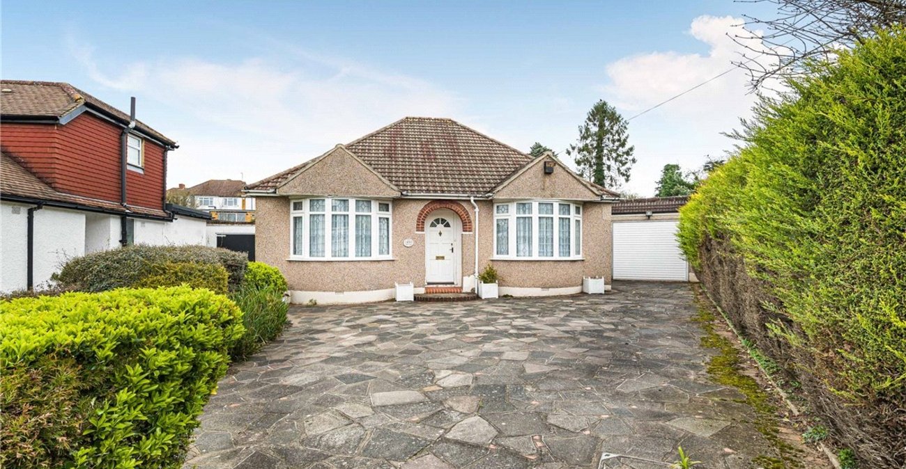 2 bedroom bungalow for sale in Orpington | Robinson Jackson