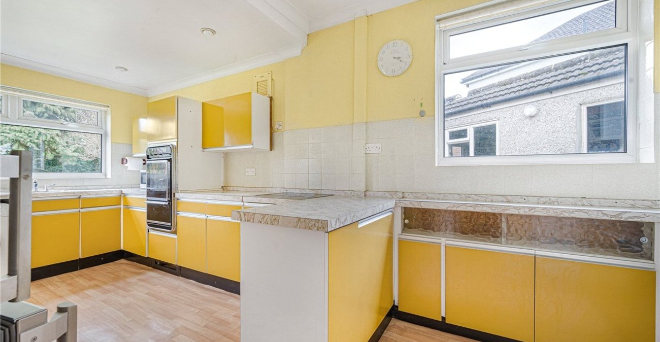 2 bedroom bungalow for sale in Orpington | Robinson Jackson