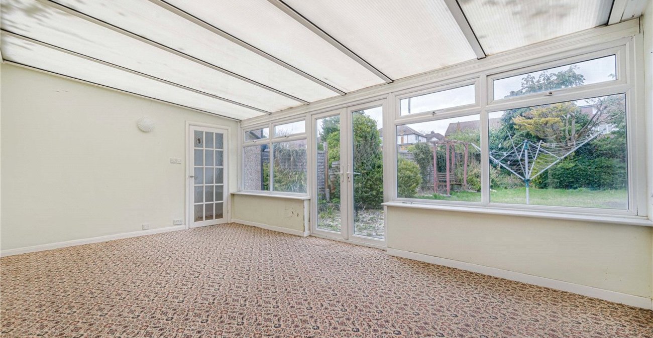 2 bedroom bungalow for sale in Orpington | Robinson Jackson