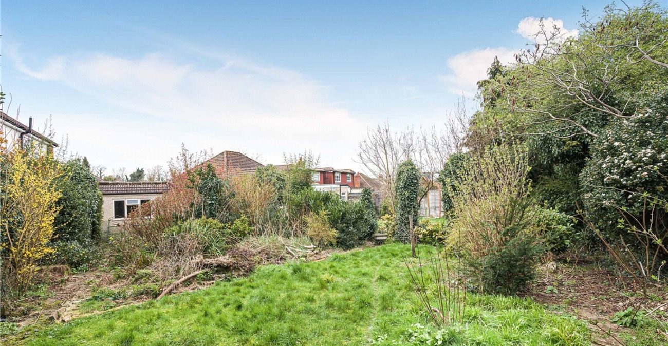 2 bedroom bungalow for sale in Orpington | Robinson Jackson