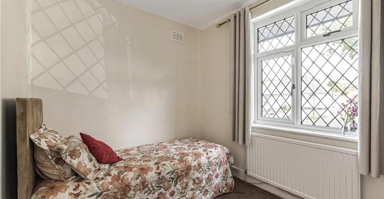 2 bedroom bungalow for sale in South Orpington | Robinson Jackson