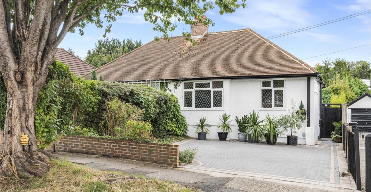 2 bedroom bungalow for sale in South Orpington | Robinson Jackson