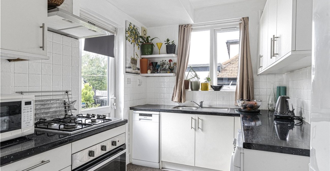 2 bedroom bungalow for sale in South Orpington | Robinson Jackson