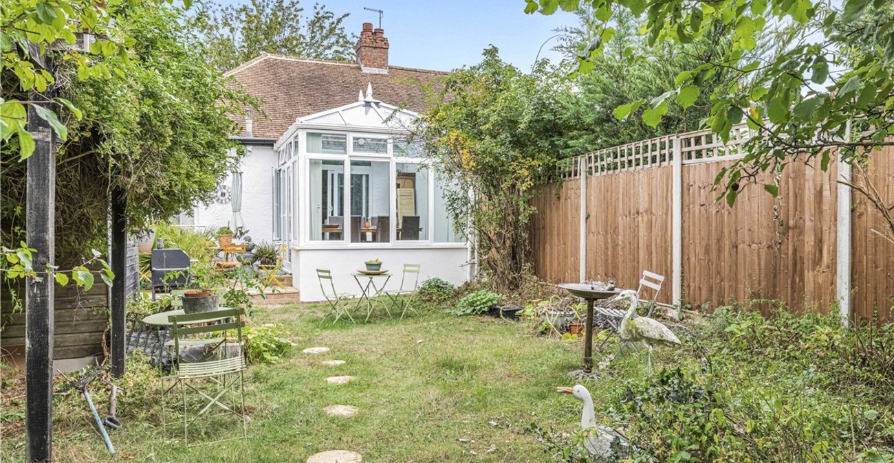 2 bedroom bungalow for sale in South Orpington | Robinson Jackson
