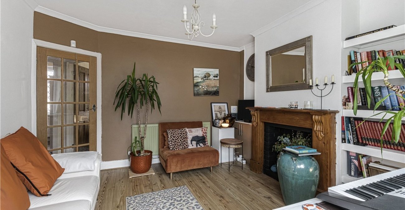 2 bedroom bungalow for sale in South Orpington | Robinson Jackson