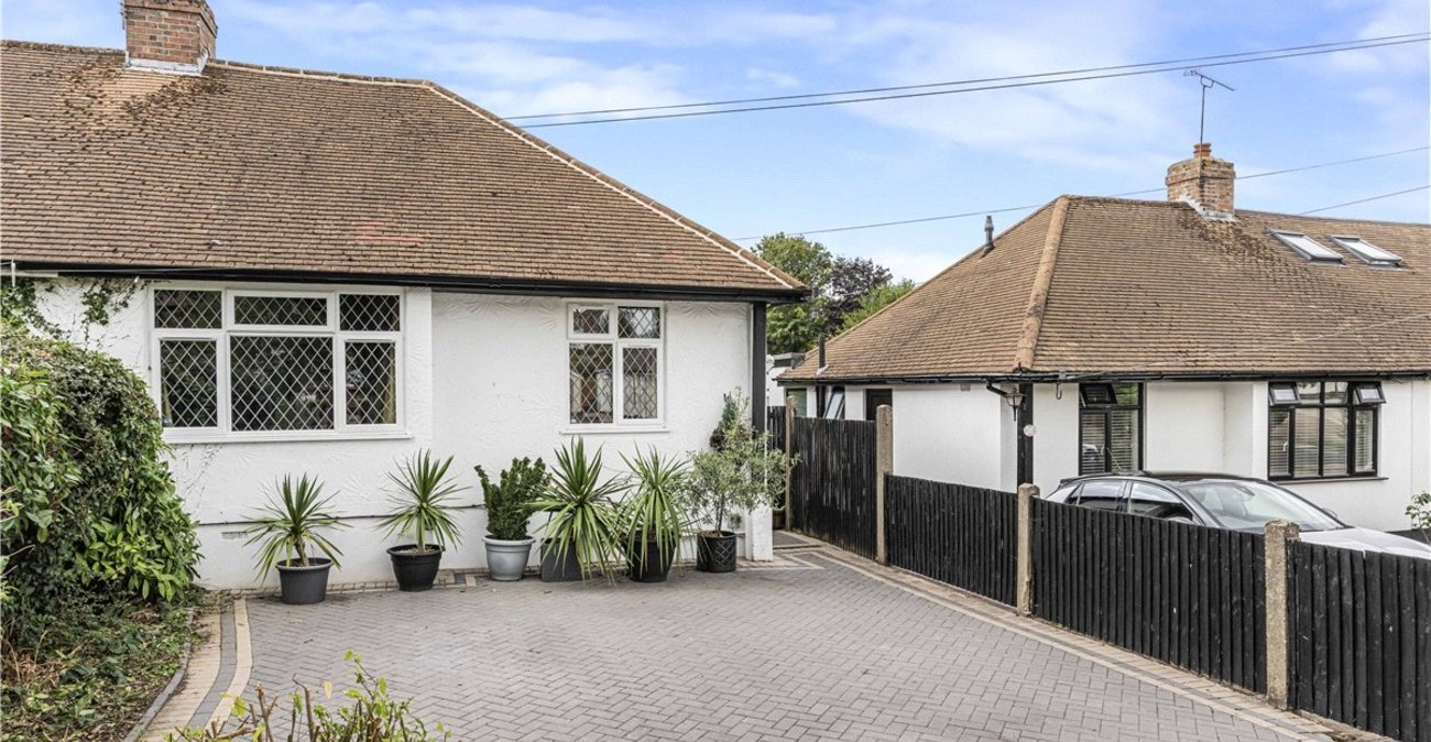 2 bedroom bungalow for sale in South Orpington | Robinson Jackson