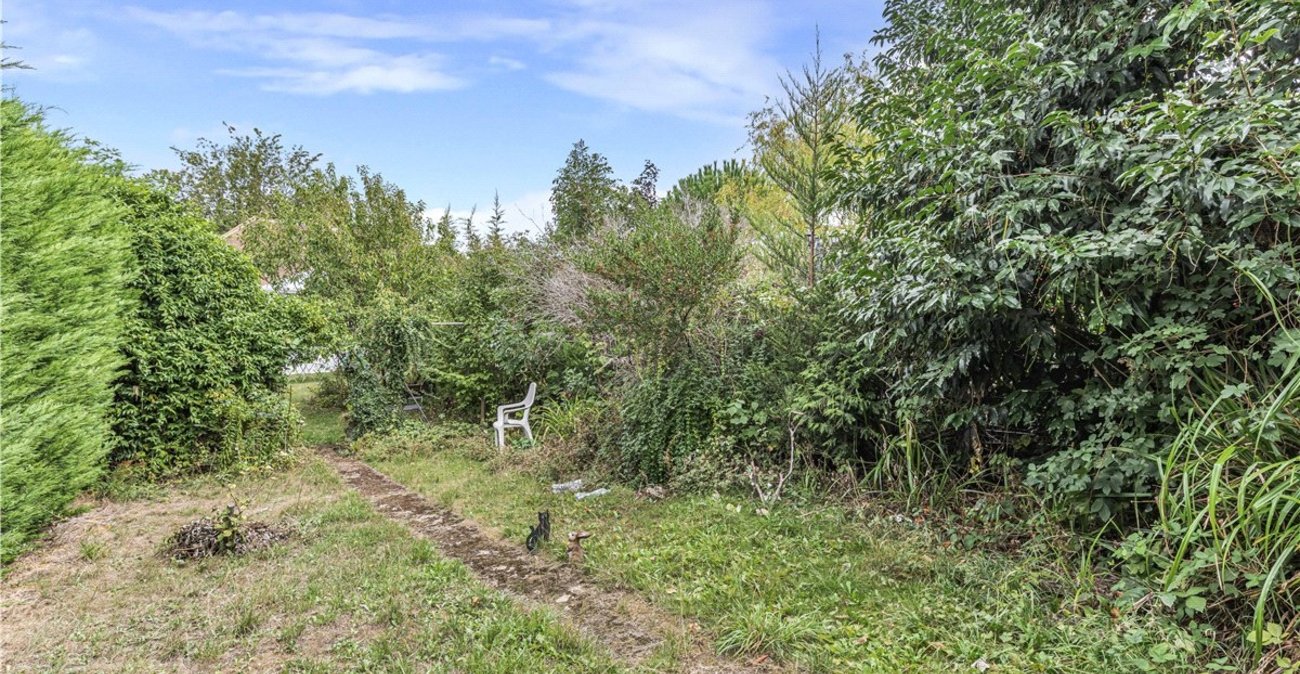 2 bedroom bungalow for sale in South Orpington | Robinson Jackson