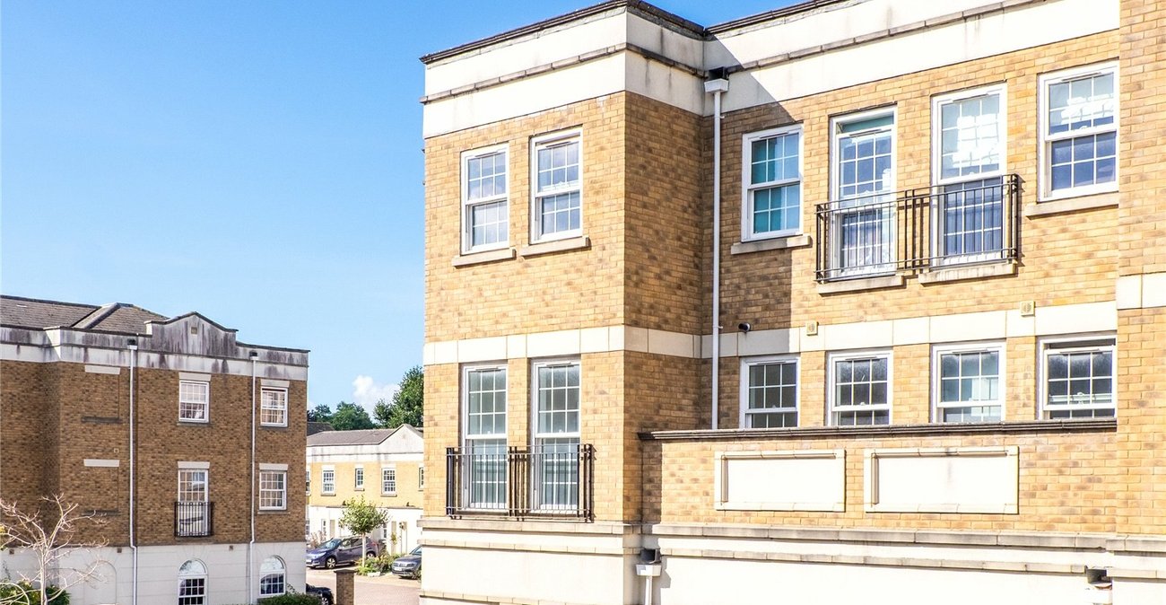 2 bedroom property for sale in Maidstone | Robinson Michael & Jackson