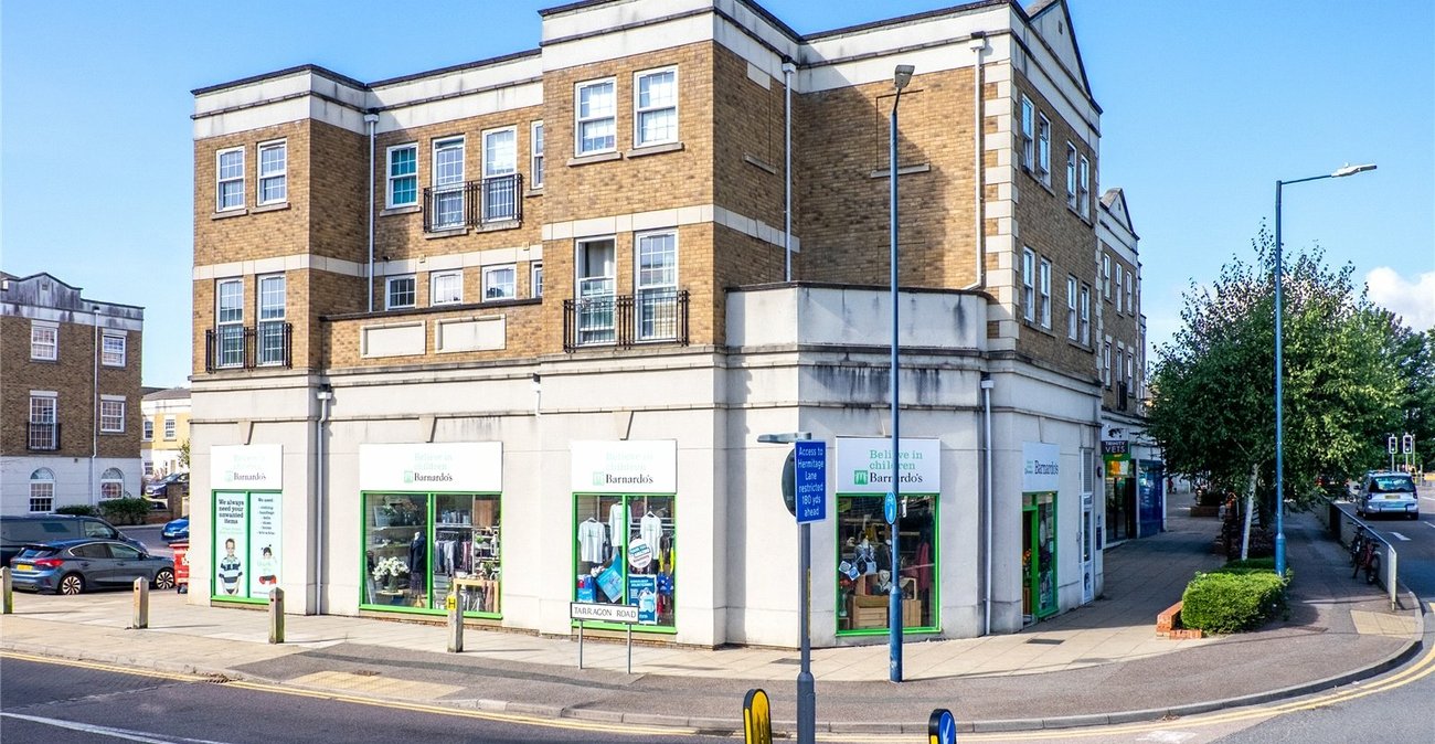 2 bedroom property for sale in Maidstone | Robinson Michael & Jackson