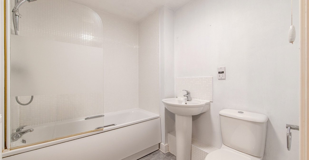 2 bedroom property for sale in Maidstone | Robinson Michael & Jackson