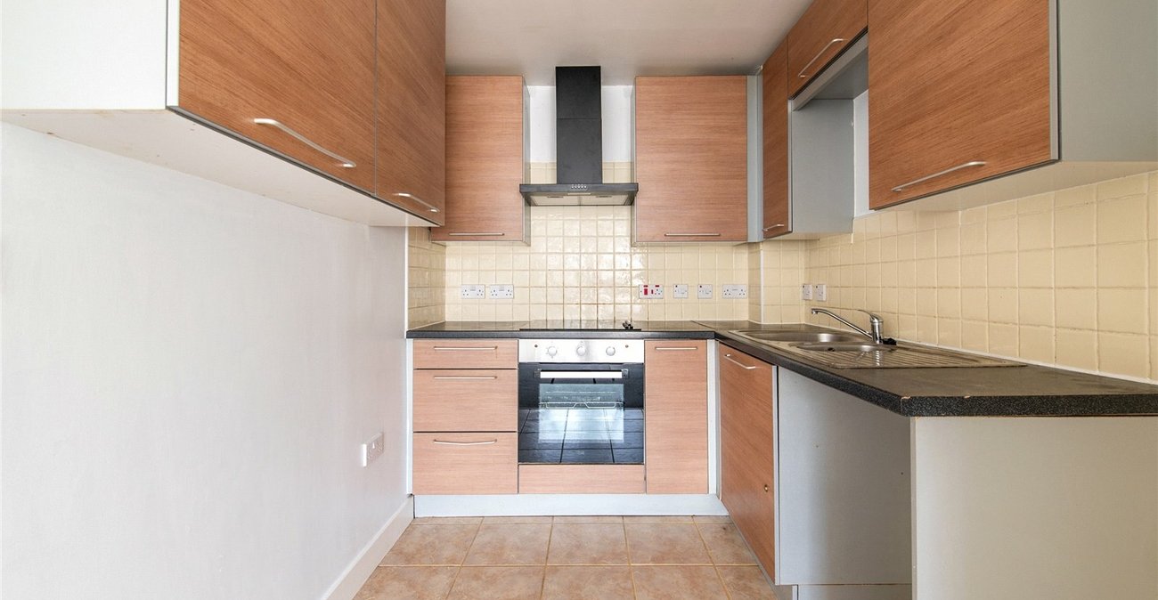 2 bedroom property for sale in Maidstone | Robinson Michael & Jackson