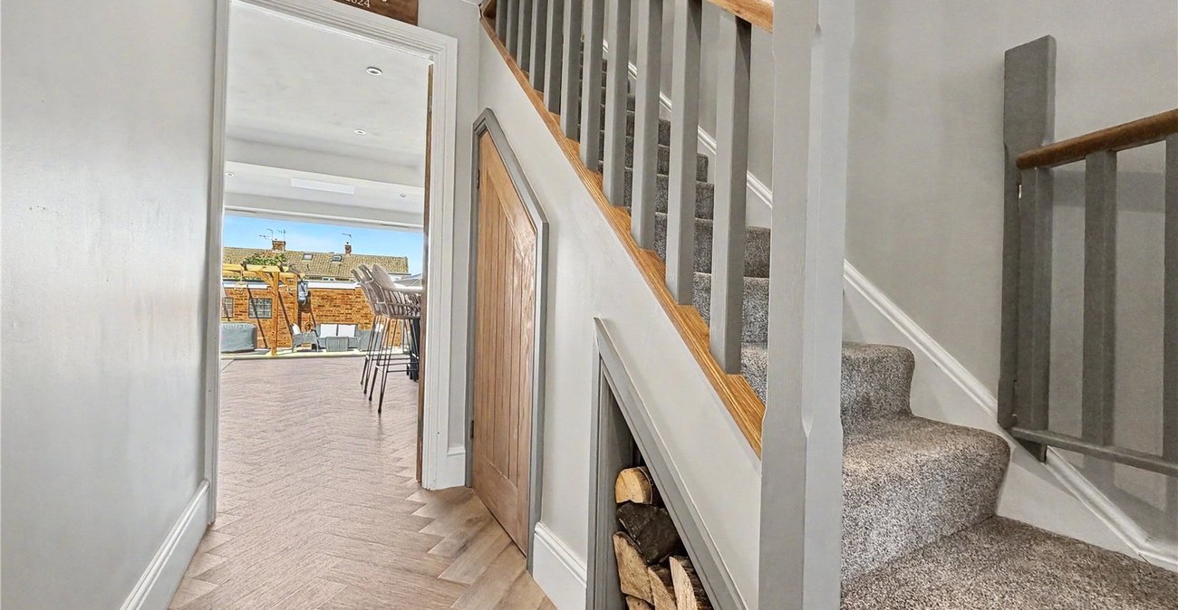 4 bedroom house for sale in Rainham | Robinson Michael & Jackson