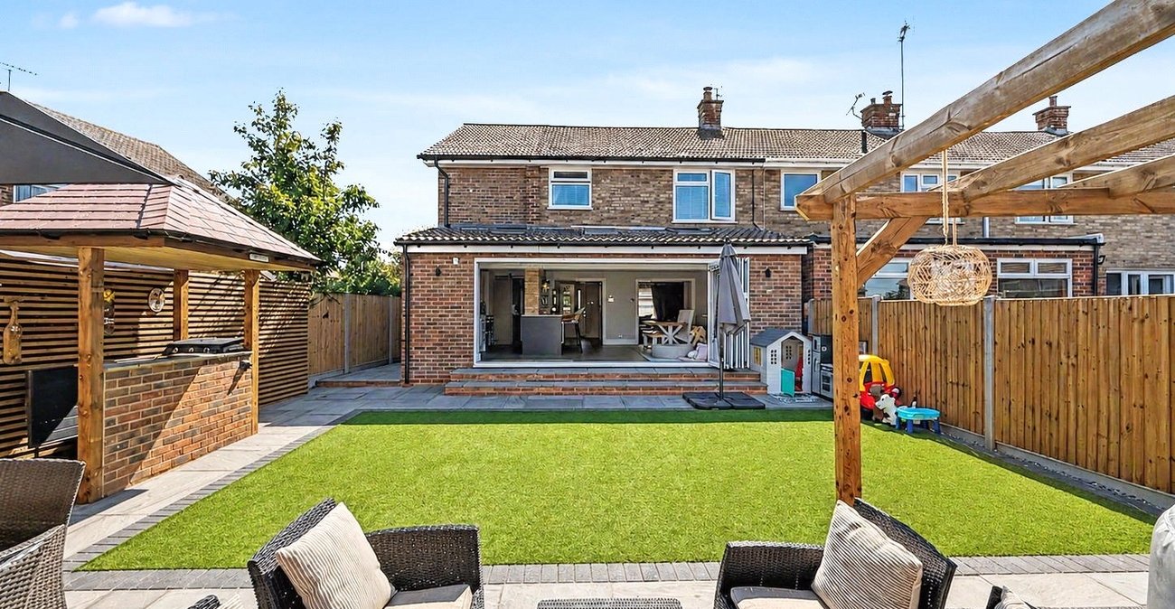 4 bedroom house for sale in Rainham | Robinson Michael & Jackson
