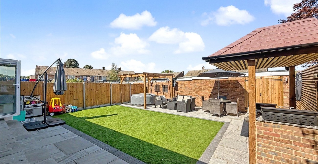4 bedroom house for sale in Rainham | Robinson Michael & Jackson