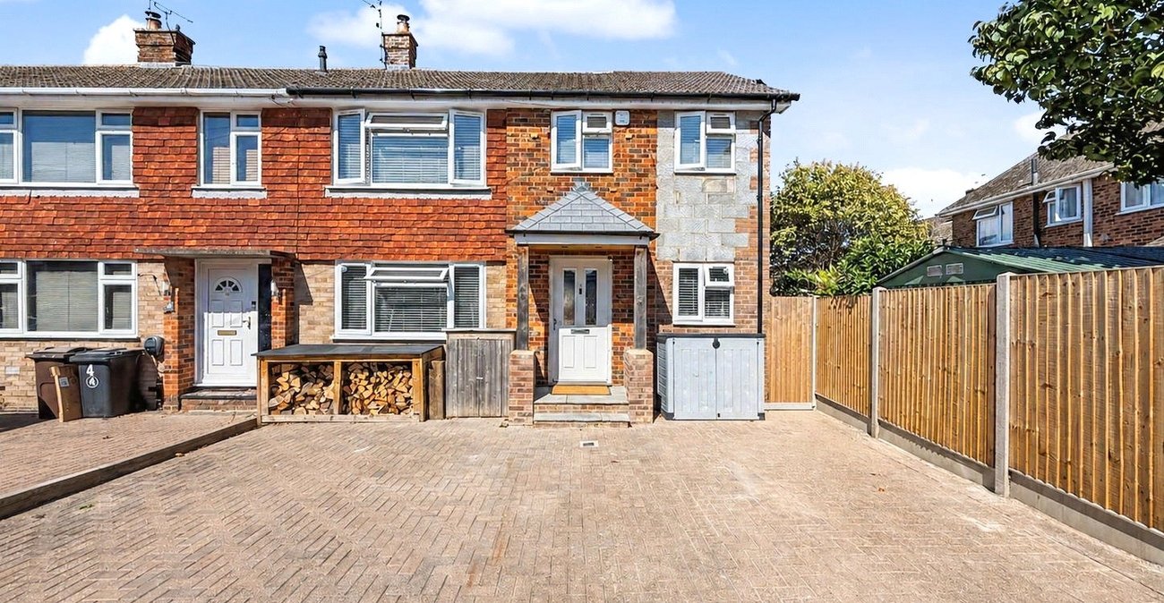 4 bedroom house for sale in Rainham | Robinson Michael & Jackson