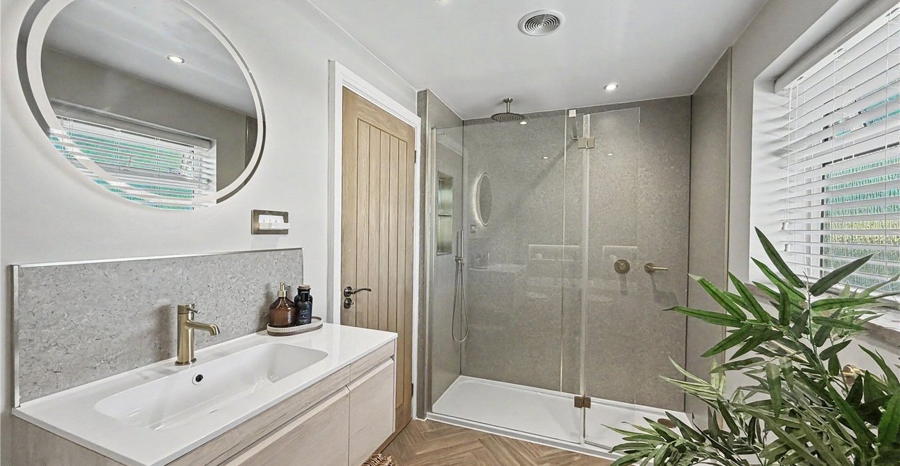 4 bedroom house for sale in Rainham | Robinson Michael & Jackson