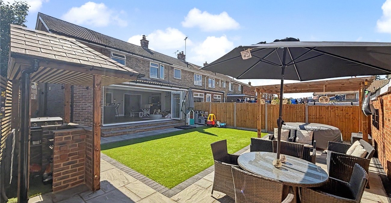 4 bedroom house for sale in Rainham | Robinson Michael & Jackson