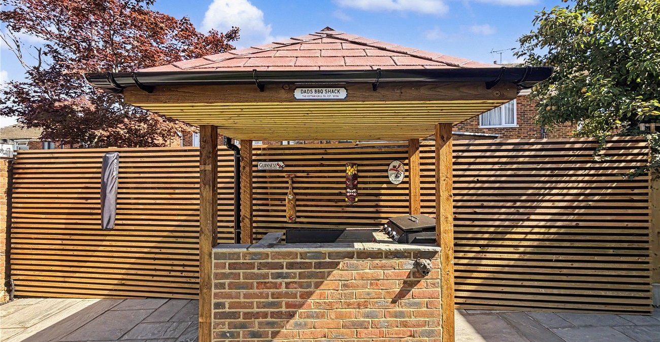4 bedroom house for sale in Rainham | Robinson Michael & Jackson