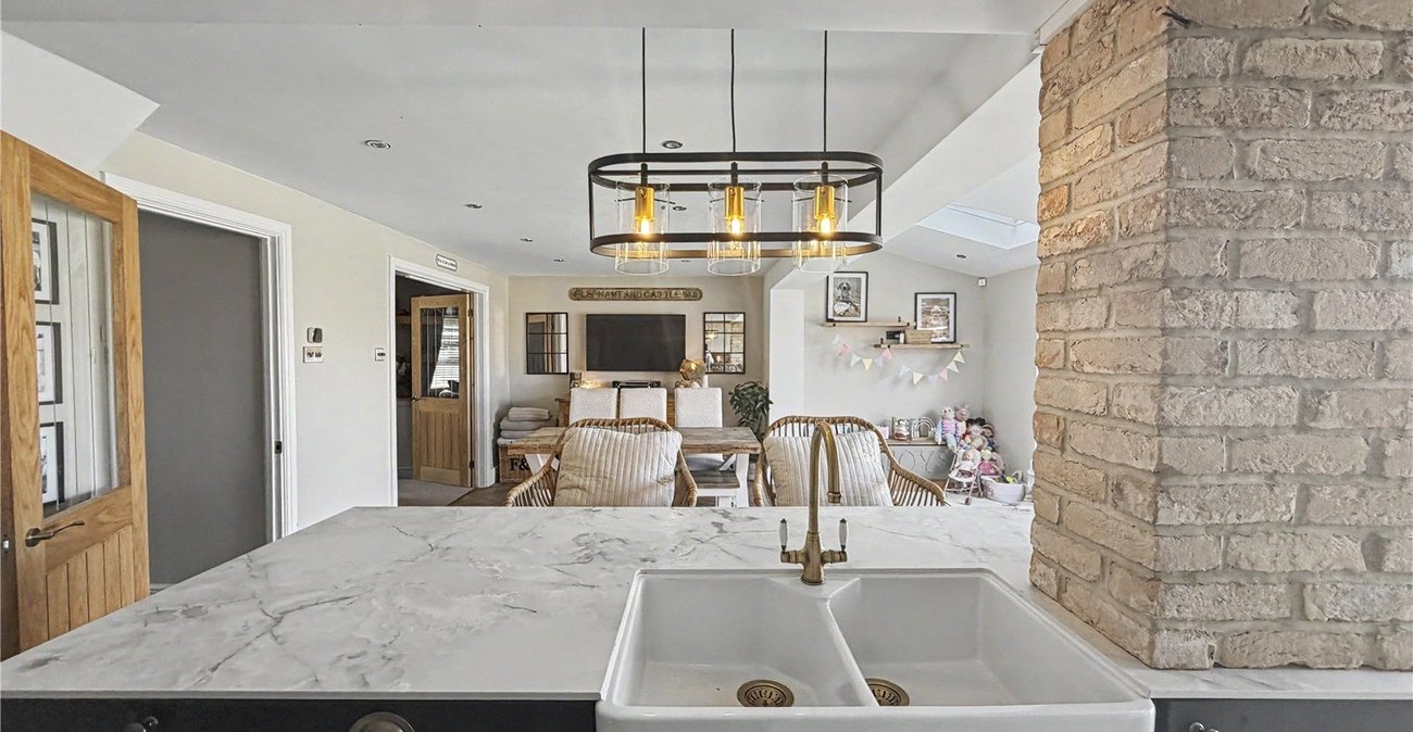 4 bedroom house for sale in Rainham | Robinson Michael & Jackson